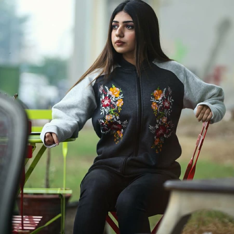 CHARCOAL EMBROIDERED ZIPPER spd 636